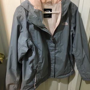 gray north face windbreaker
